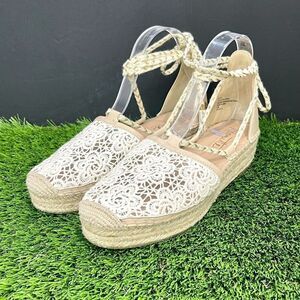 Nanette Lepore Bitsy 1 white lace Wedge Espadrilles. Size 9.5M.